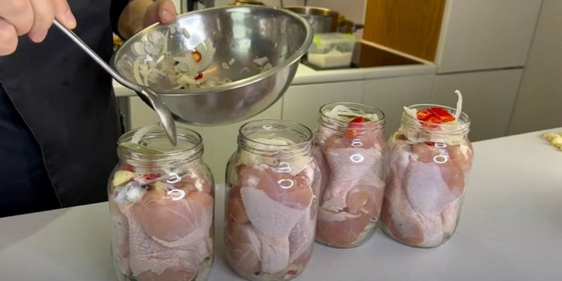 Ezzel a módszerrel akár egy évig is eltartható a csirkehús hűtőszekrény nélkül