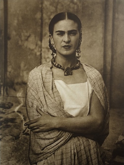 Frida Kahlo - a megosztó személyiségű művésznő, akit az élet nem kímélt a szenvedéstől 