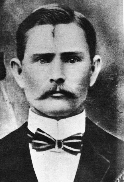 Őrült egy világ volt: 10 meglepő tény a Vadnyugatról alkohol, amerikai határvidék, Billy a kölyök, burleszk, cowboyok, Goldie Griffith, kínai bevándorlók, meglepő tények, Olive Oatman, sportoló, szalonok, szórakozás, tények, vadnyugat, vadnyugati történelem, vasútépítés